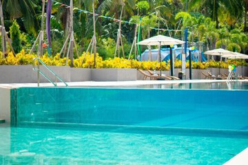 Exercise/lap pool