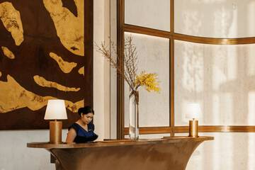 Lobby lounge