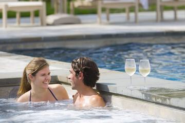 Outdoor spa tub