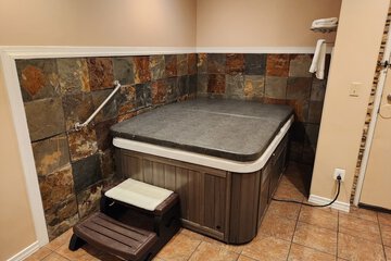 Private spa tub