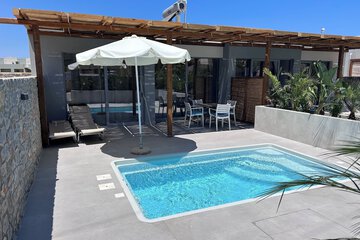Private pool