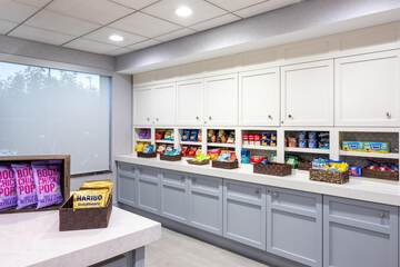 Snack bar