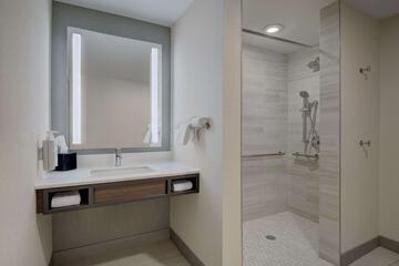 Room 14 of 37