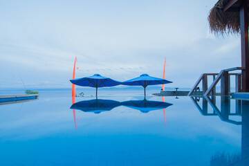 Infinity pool