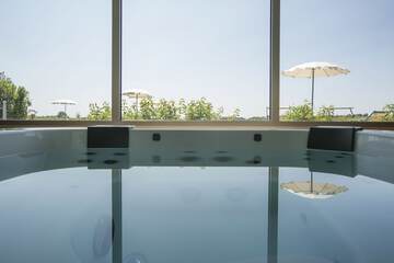 Indoor spa tub