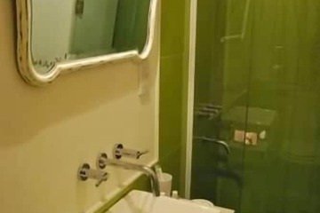 Bathroom sink