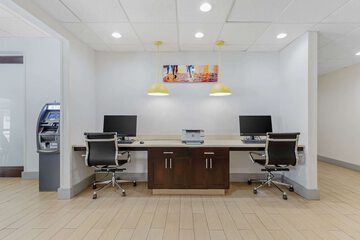 Business Center 35 of 35