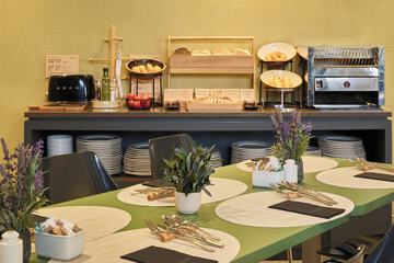 Breakfast area