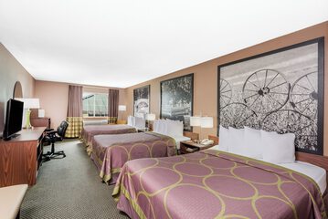 Super 8 by Wyndham Winfield / Quail Ridge Area
