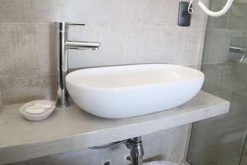 Bathroom sink