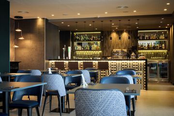Snack bar