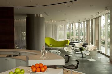 Lobby lounge