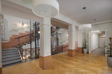 Handrails in stairways