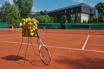 Tennis court