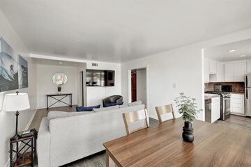 Oceanside Marina Suites