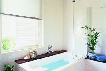 Deep Soaking Bathtub