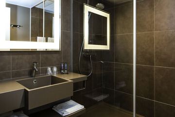 Bathroom amenities