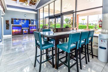 Breakfast area