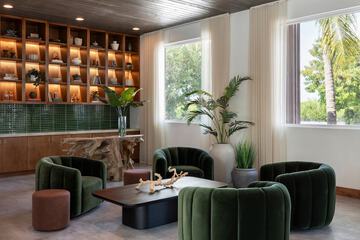 Lobby lounge