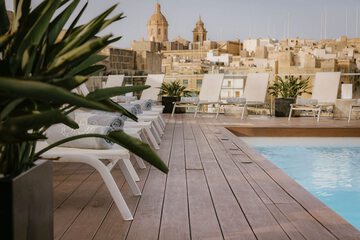 Rooftop pool