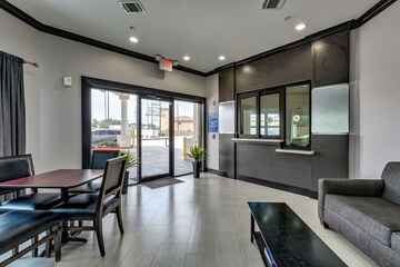 Check-in/check-out kiosk