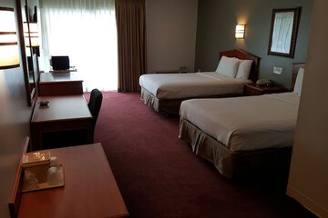 Crystal Inn Neptune