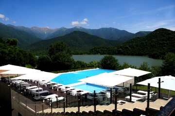 Rooftop pool
