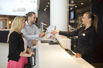 Check-in/check-out kiosk