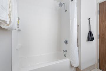 Room 15 of 32