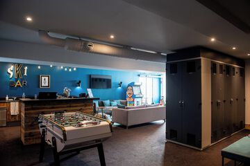 Sports bar