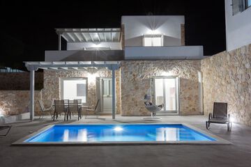 Private pool