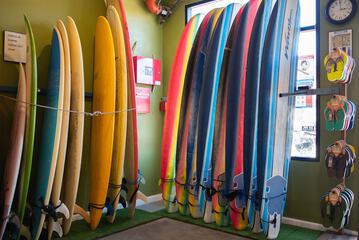 Surfing/boogie boarding