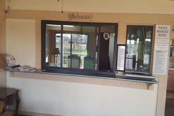 Check-in/check-out kiosk