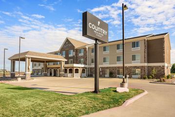 Country Inn & Suites by Radisson Minot, ND