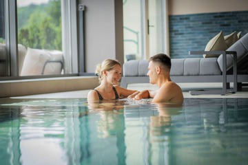 Indoor/outdoor pool
