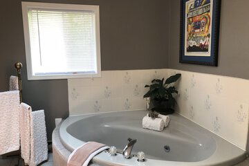 Jetted tub