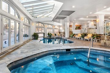 Indoor/outdoor pool