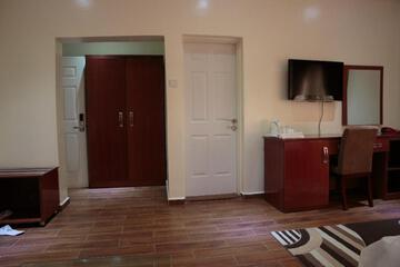 Photo 9