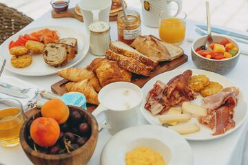 Breakfast meal