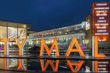 Shopping mall
