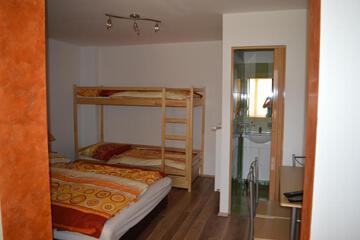 Photo 33