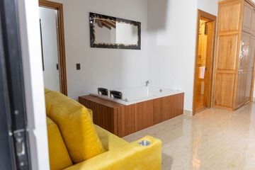 Jetted tub
