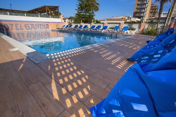 Rooftop pool