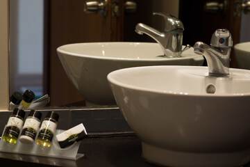 Bathroom sink