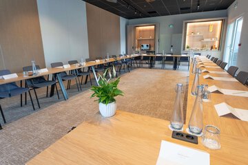 Meeting facility