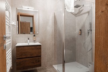 Bathroom shower