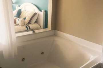 Jetted tub