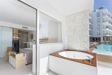 Jetted tub