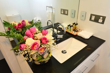Bathroom sink
