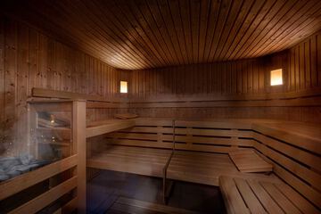 swimming pool spa